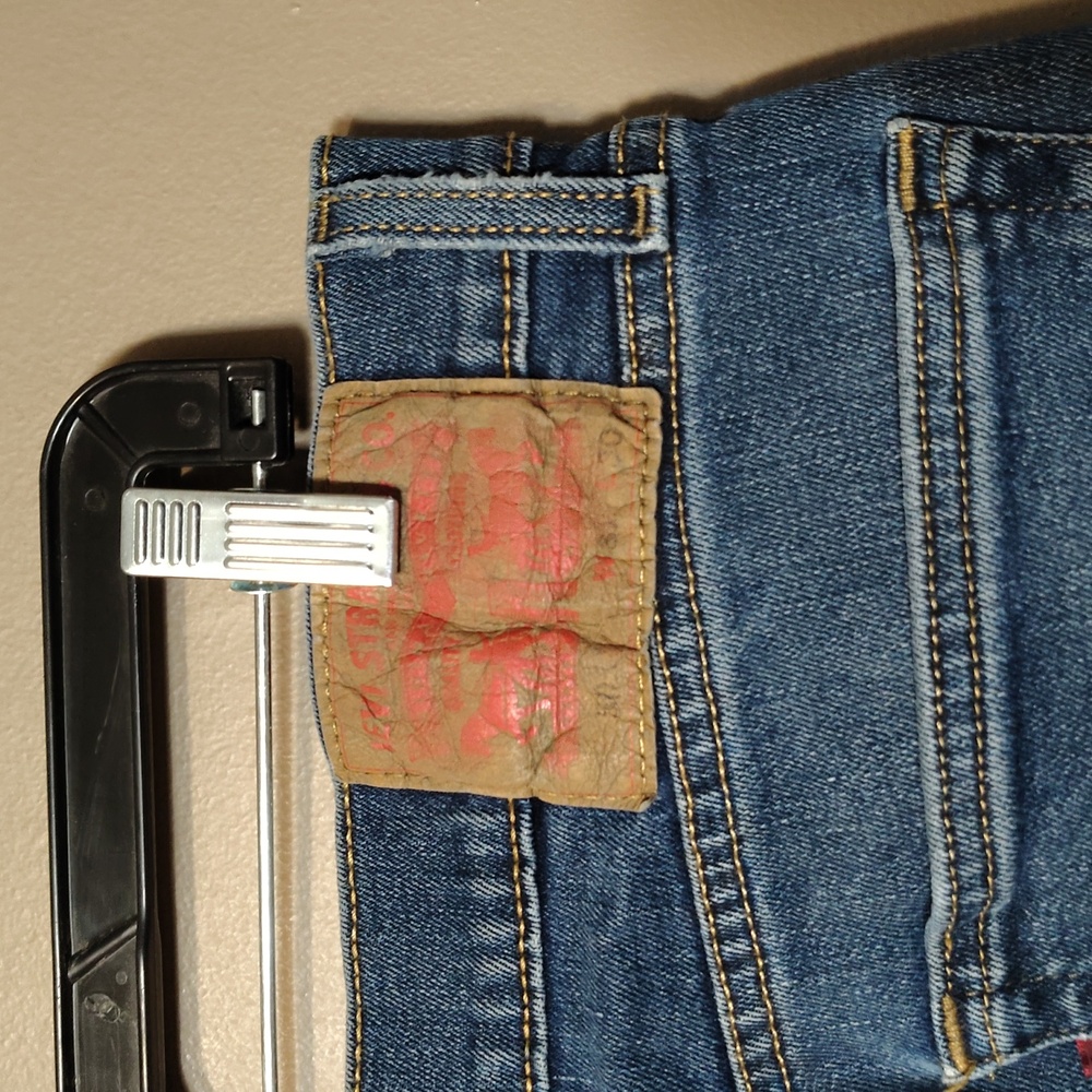 Levi Strauss 505 Straight Slightly Distressed Jeans 32x30 - Picture 7 of 7